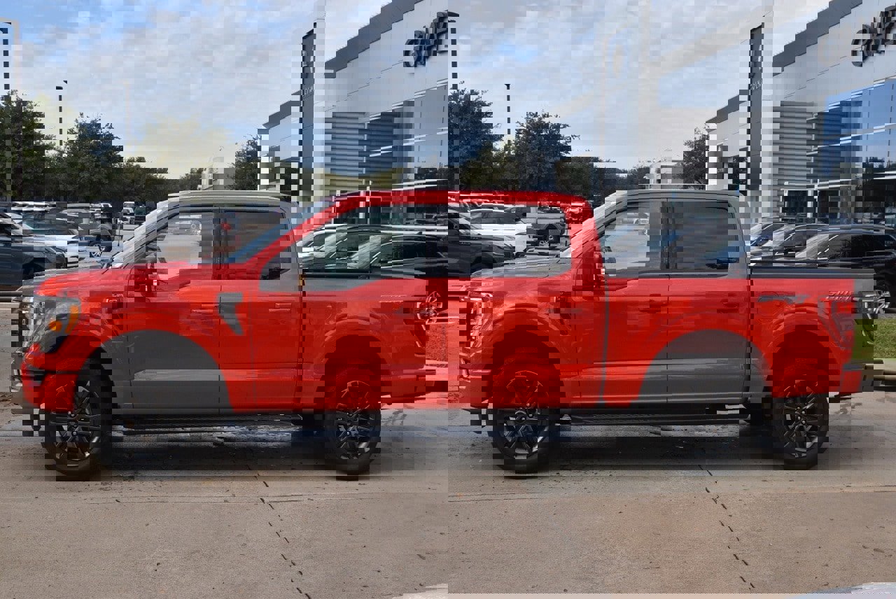 Certified 2022 Ford F150 XLT w/ Equipment Group 302A High image 4