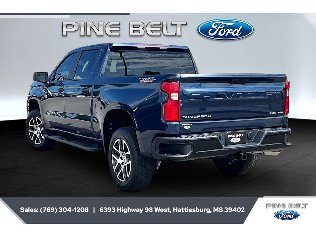 Used 2020 Chevrolet Silverado 1500 Custom Trail Boss w/ Custom Convenience Package AWD/4WD image 2