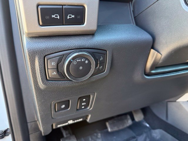 Certified 2022 Ford F350 4x4 Crew Cab DRW Super Duty image 13