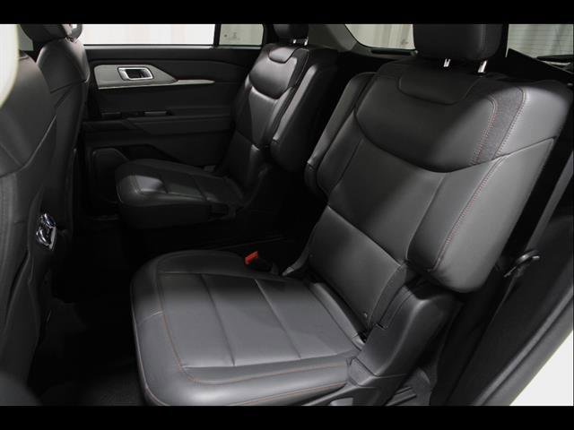 Certified 2025 Ford Explorer Active w/ Active Comfort Package AWD/4WD image 19