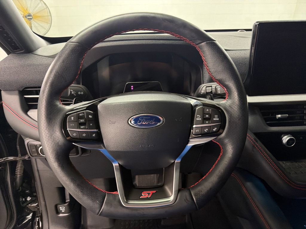 Certified 2025 Ford Explorer ST AWD/4WD image 18