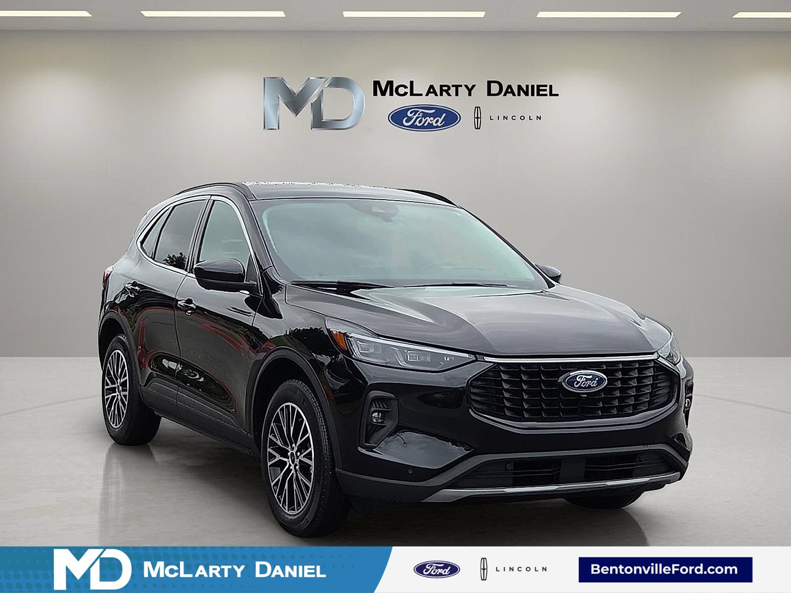 Certified 2025 Ford Escape SE w/ PHEV Premium Package