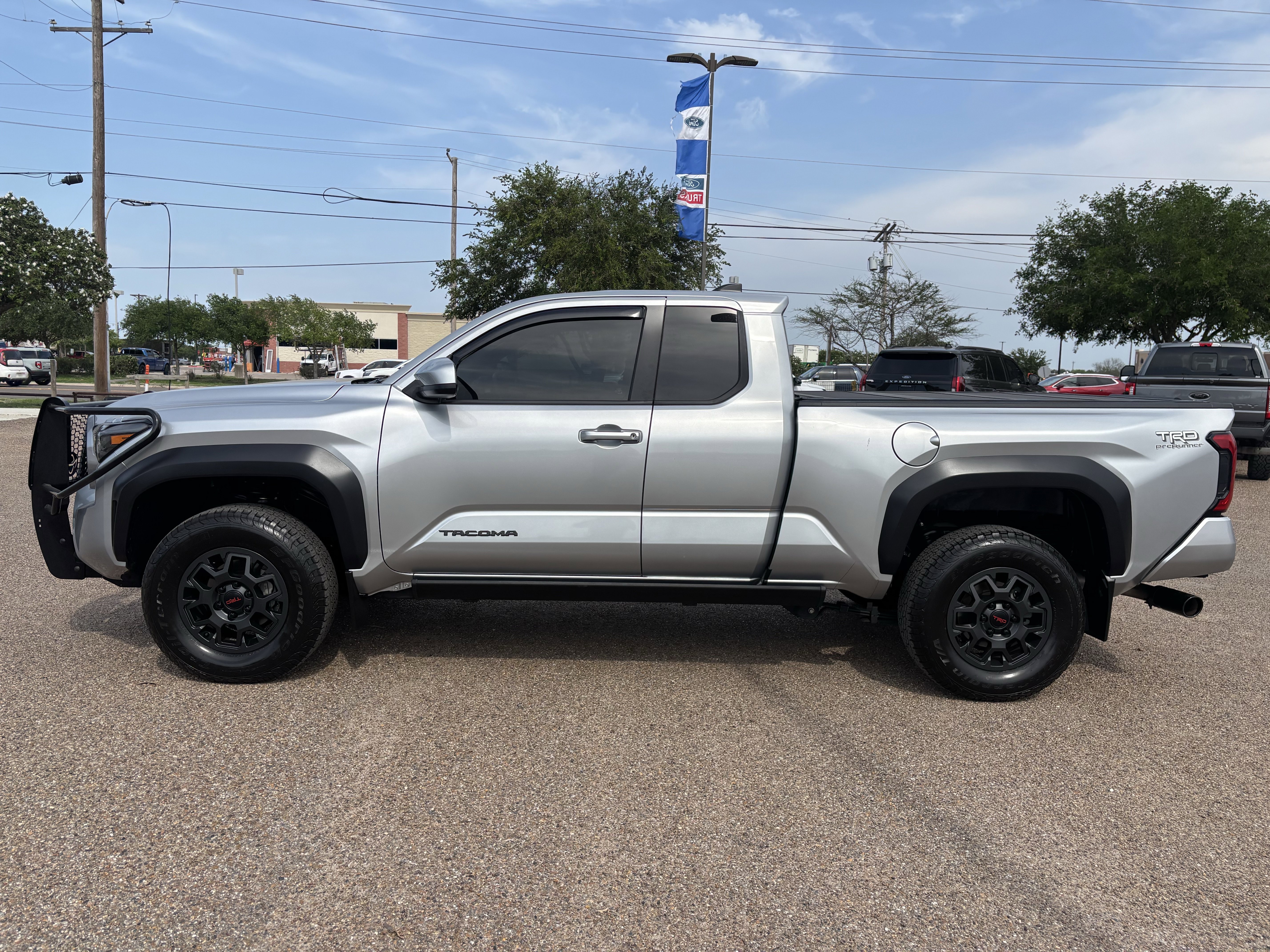 Used 2024 Toyota Tacoma PreRunner w/ TRD Prerunner Upgrade Package RWD image 2