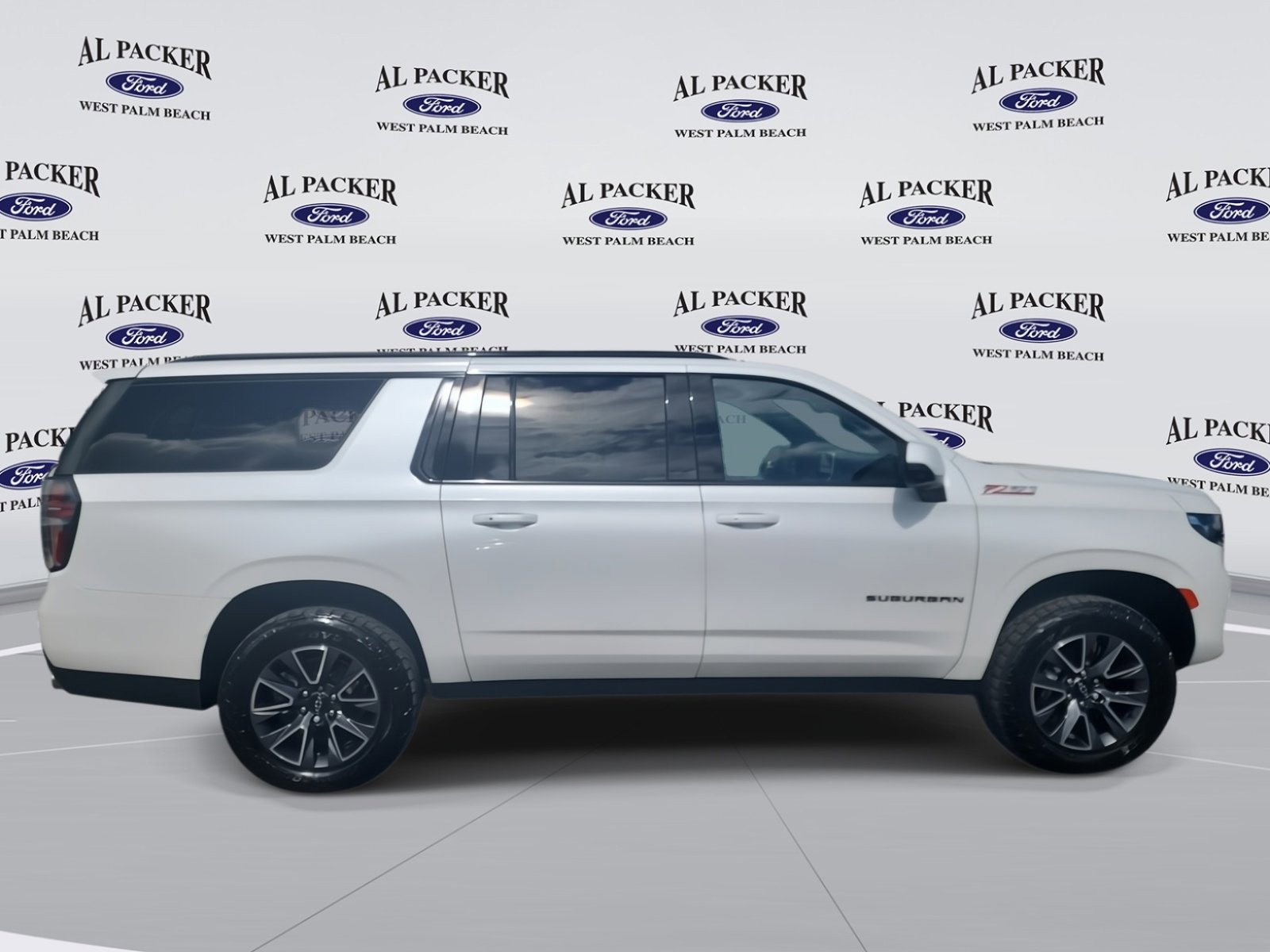 Used 2023 Chevrolet Suburban Z71 w/ Z71 Off-Road Package image 6