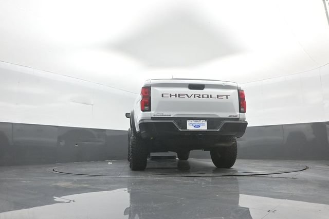 Used 2024 Chevrolet Colorado ZR2 w/ Safety Package AWD/4WD image 35