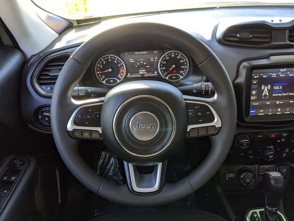 Used 2023 Jeep Renegade Latitude image 12