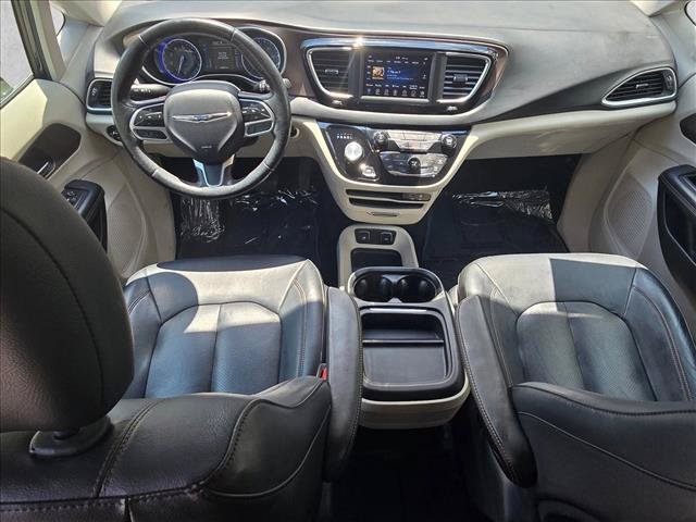 Used 2019 Chrysler Pacifica Touring-L FWD image 15