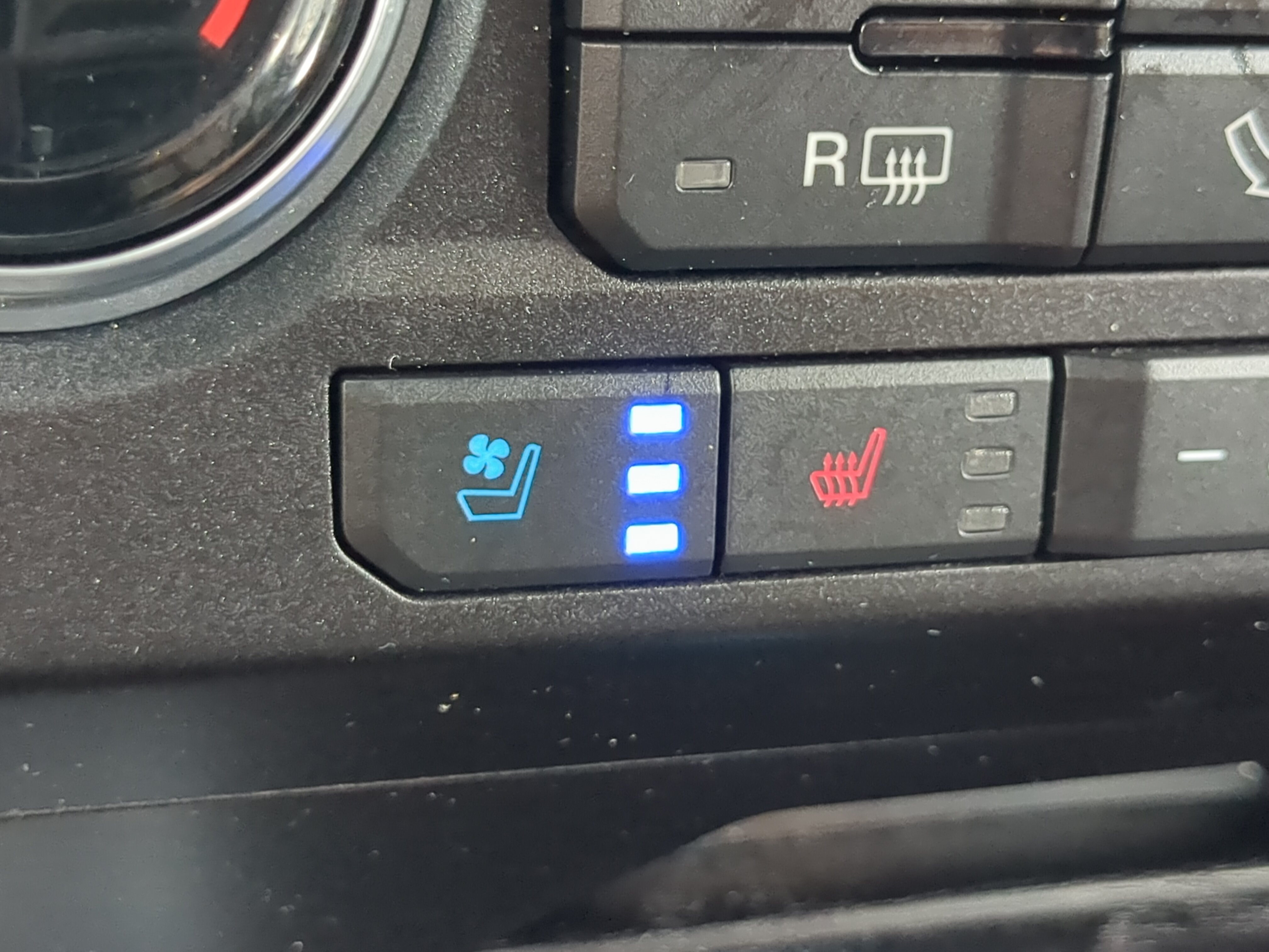 Certified 2019 Ford F150 Platinum w/ Equipment Group 701A Luxury AWD/4WD image 22