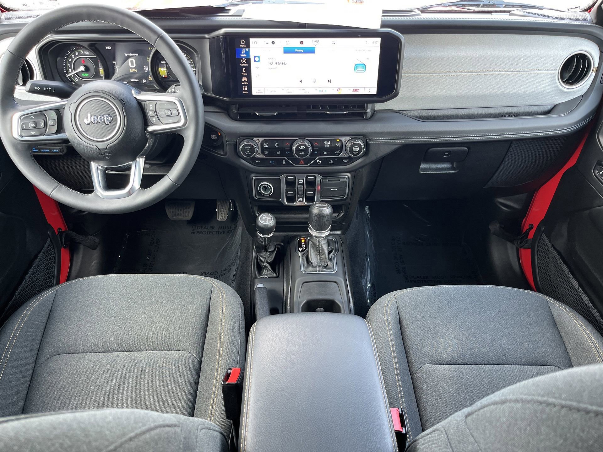 Used 2025 Jeep Wrangler Unlimited Sahara w/ Safety Group image 8