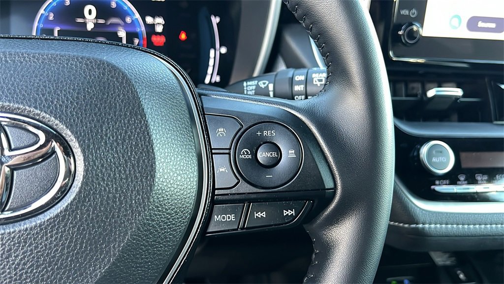 Used 2025 Toyota Corolla XSE image 18
