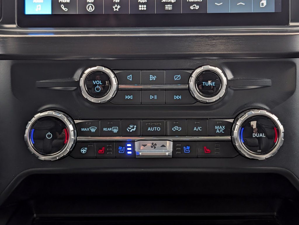 Certified 2023 Ford F250 Lariat w/ Lariat Ultimate Package AWD/4WD image 17