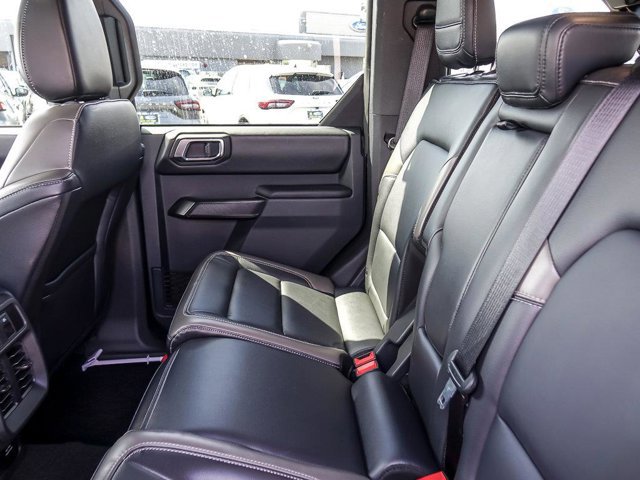 Certified 2025 Ford Bronco Outer Banks w/ Sasquatch Package AWD/4WD image 15
