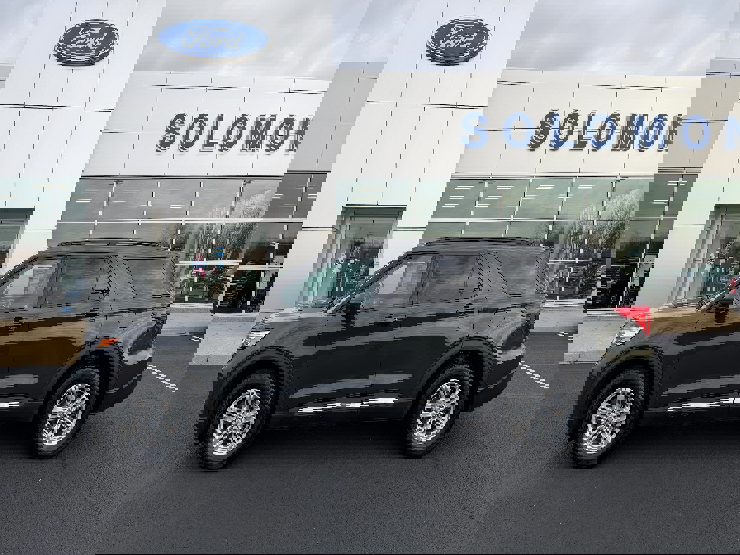 Certified 2023 Ford Explorer XLT image 6