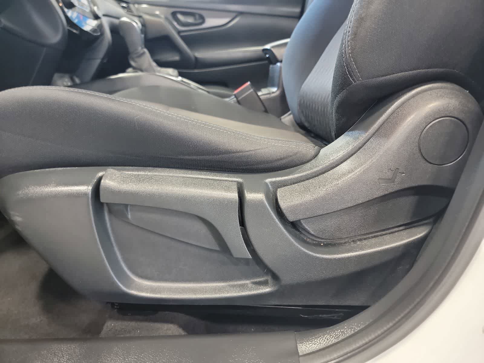 Used 2019 Nissan Rogue S AWD/4WD image 13