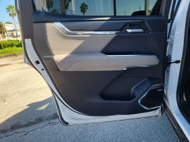 Used 2024 GMC Acadia Elevation w/ Luxury Package FWD image 16