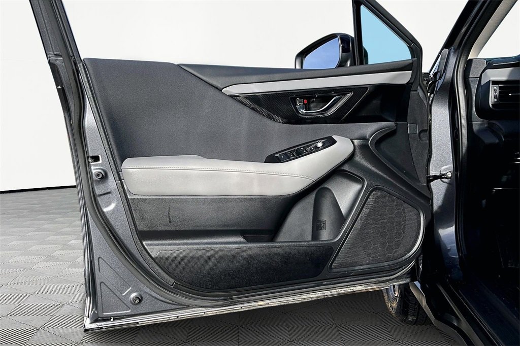 Used 2025 Subaru Outback Premium w/ Popular Package #1A image 23