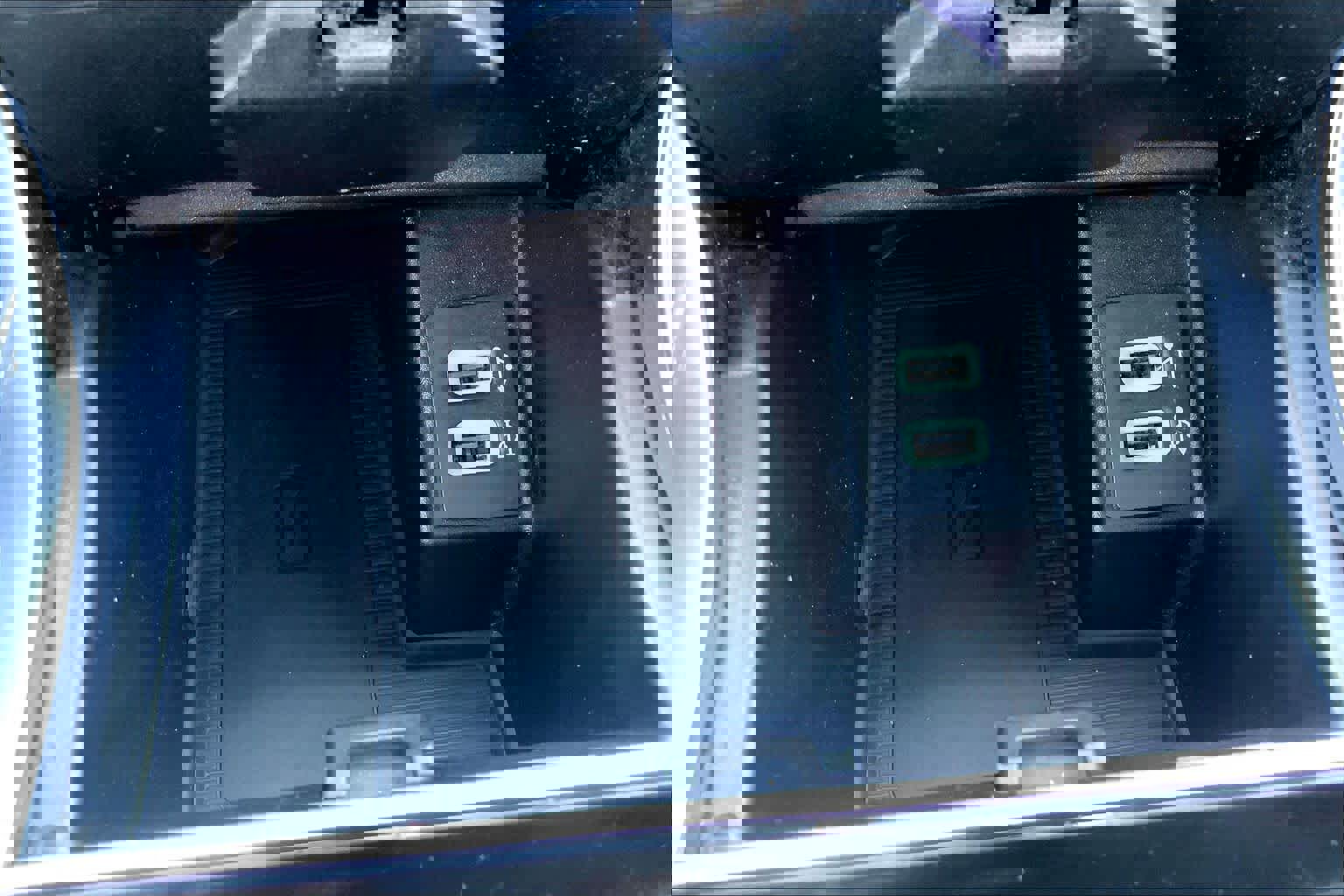 Certified 2020 Ford Edge ST w/ Cold Weather Package image 34