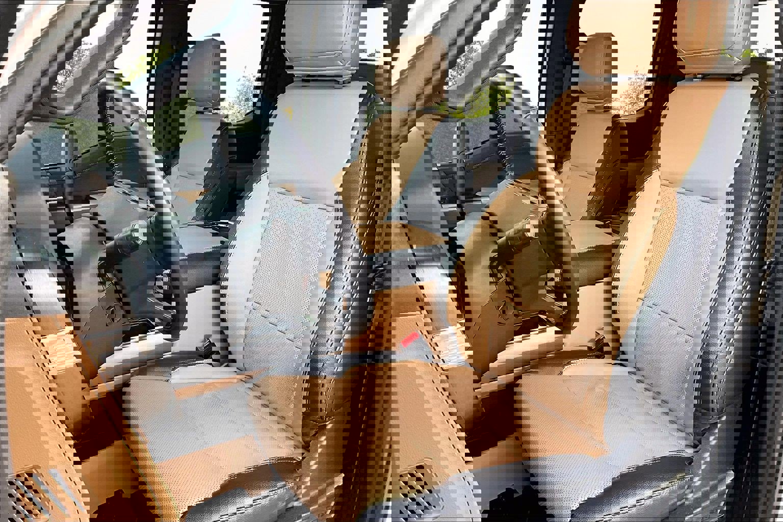 Certified 2024 Ford F250 Lariat w/ Lariat Ultimate Package image 26