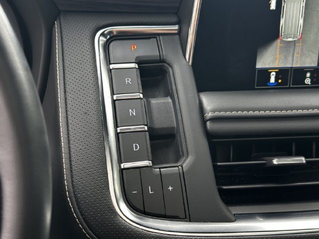 Used 2023 GMC Yukon SLT w/ SLT Premium Package AWD/4WD image 23