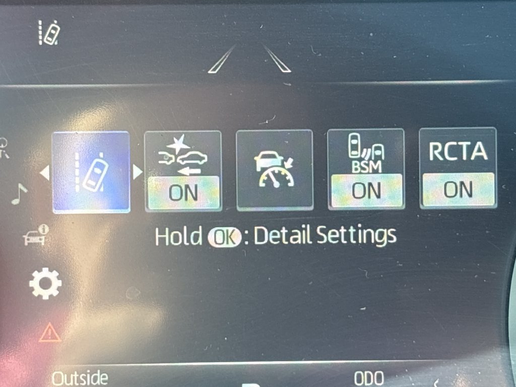 Used 2021 Toyota Highlander XLE AWD/4WD image 8