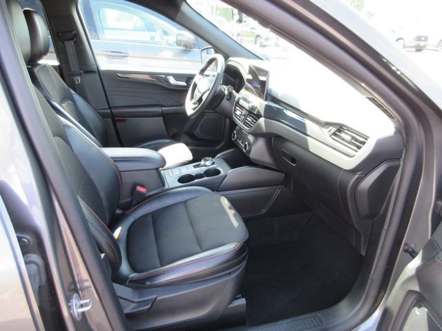 Certified 2025 Ford Escape ST-Line Select AWD/4WD image 16