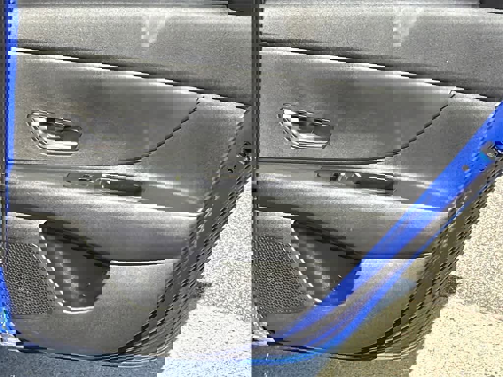 Used 2023 Hyundai Elantra SE image 15