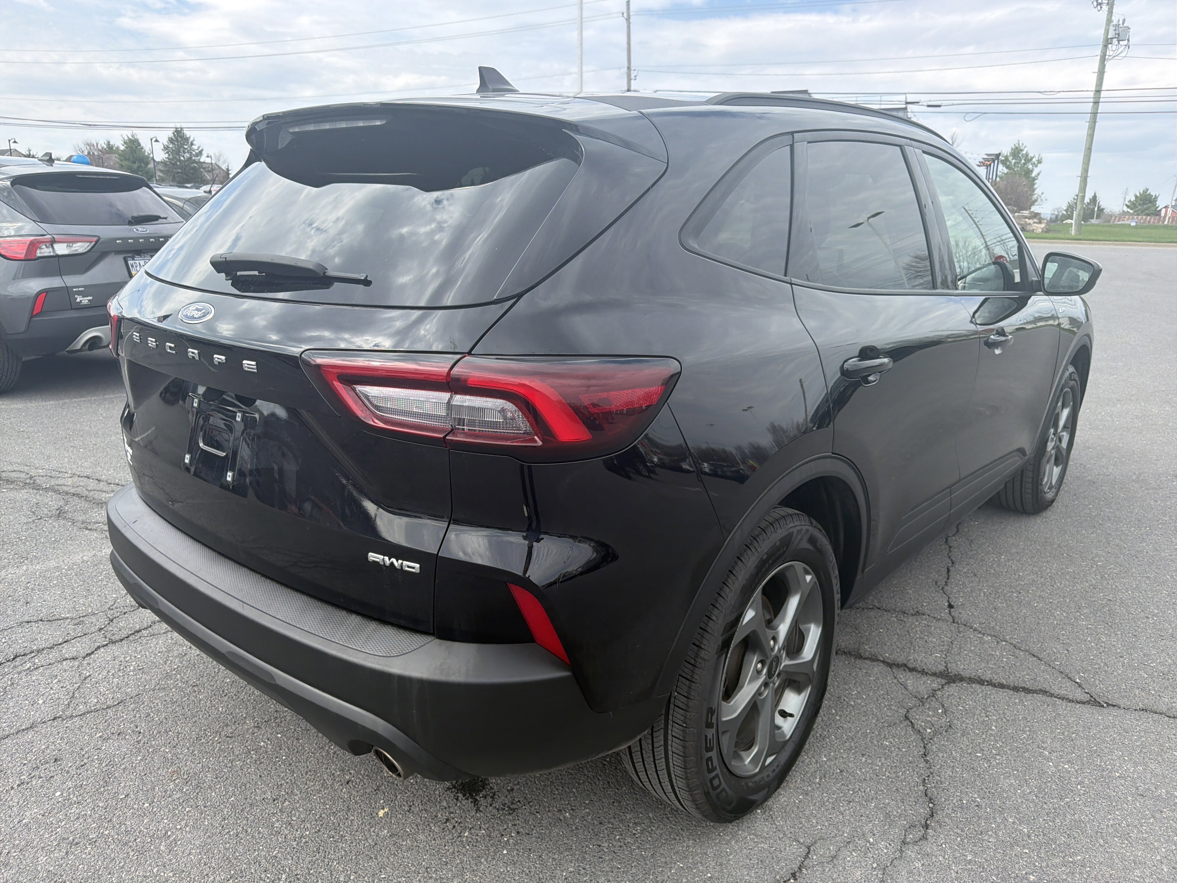 Certified 2025 Ford Escape ST-Line Select AWD/4WD image 5
