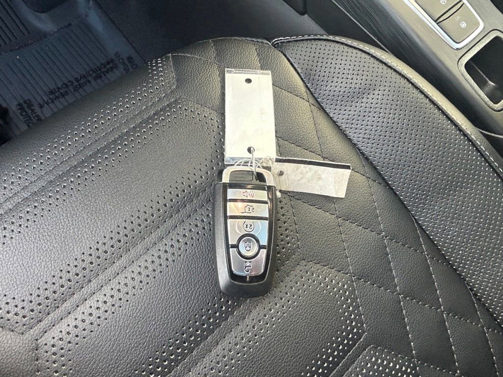 Certified 2024 Ford Escape SE w/ PHEV Premium Package image 45