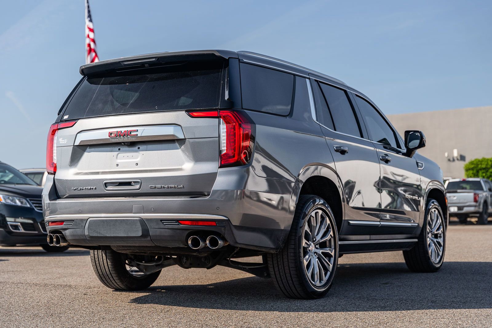 Used 2021 GMC Yukon Denali w/ Denali Premium Package RWD image 7