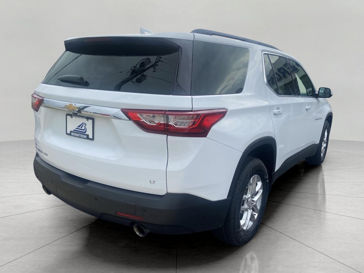 Used 2020 Chevrolet Traverse LT w/ LPO, Floor Liner Package AWD/4WD image 11