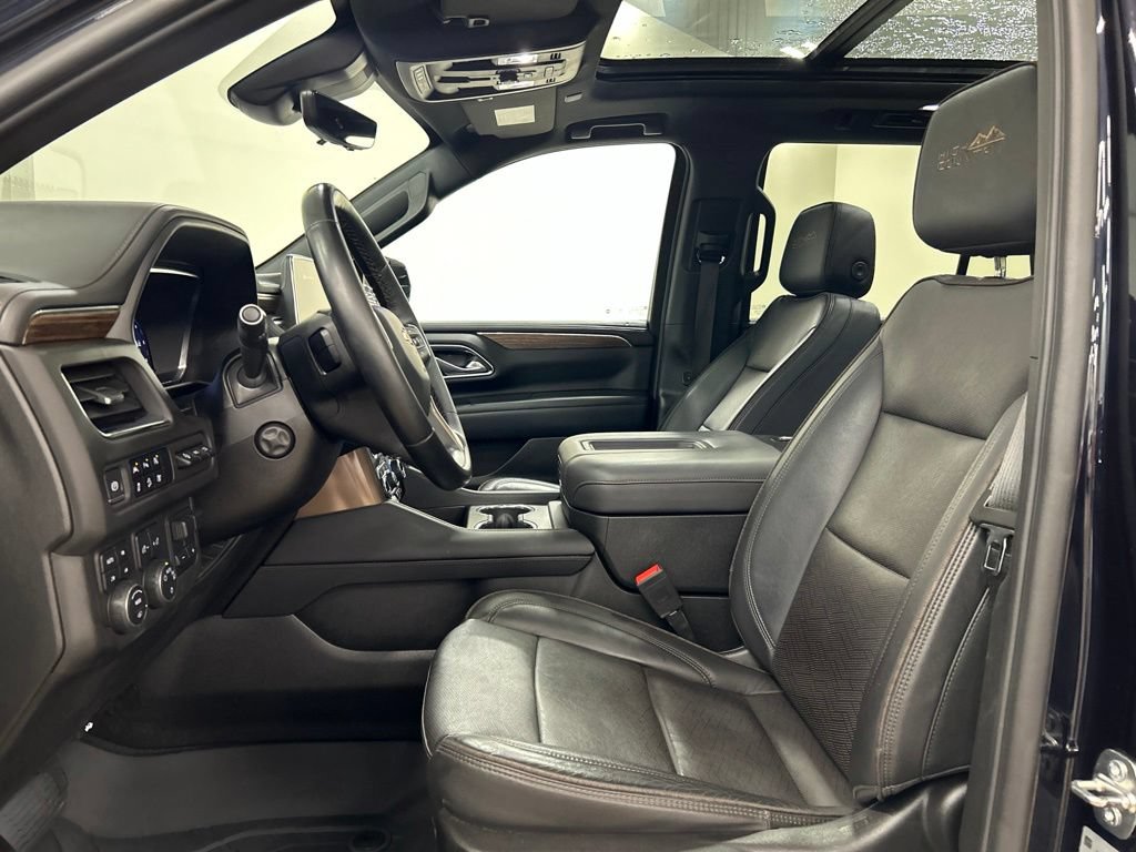 Used 2023 Chevrolet Tahoe High Country AWD/4WD image 5