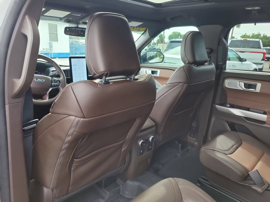 Certified 2023 Ford Explorer King Ranch w/ Technology Package AWD/4WD image 10