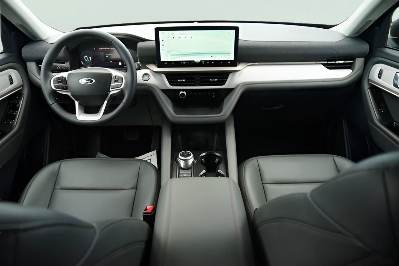 Certified 2026 Ford Explorer Active RWD image 22
