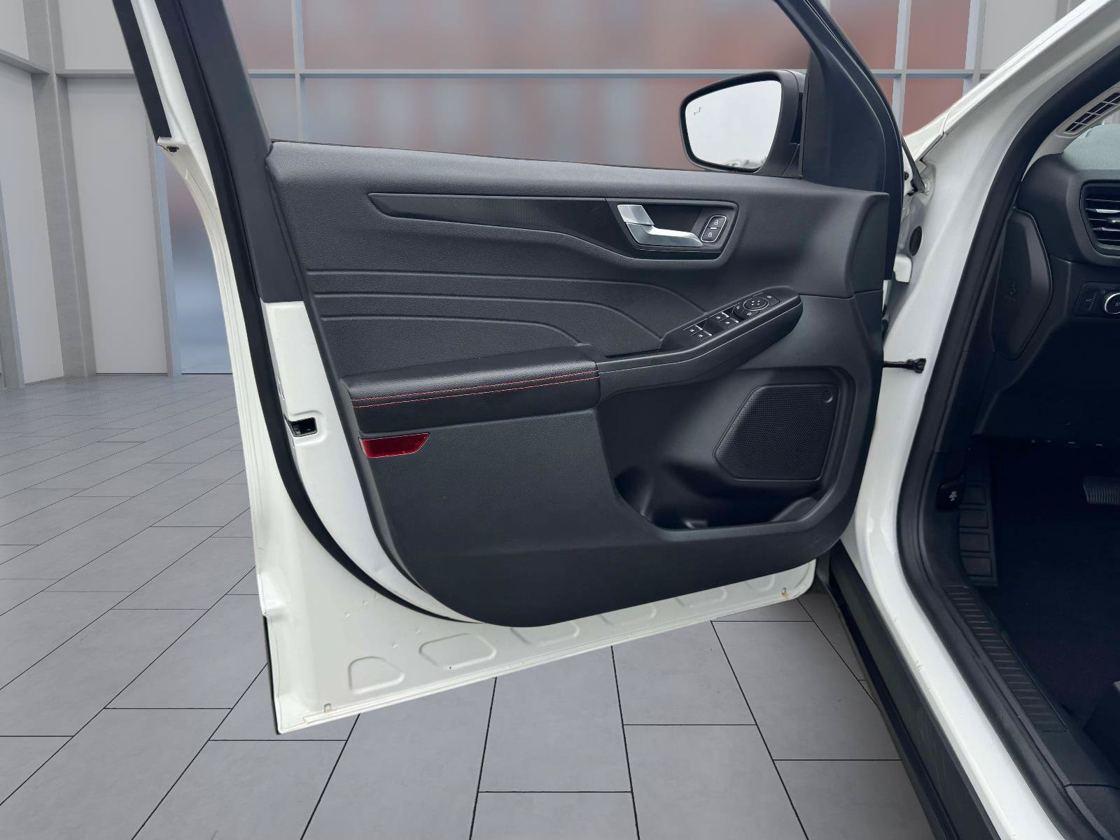 Certified 2022 Ford Escape SEL w/ SEL Stealth AWD Package image 15