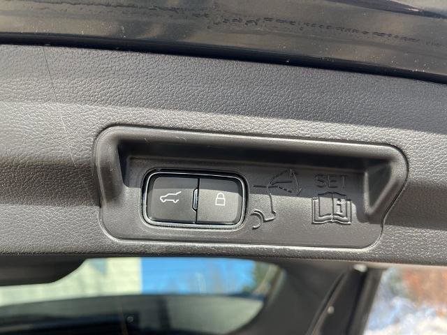 Certified 2022 Ford Explorer Limited w/ Equipment Group 301A image 11