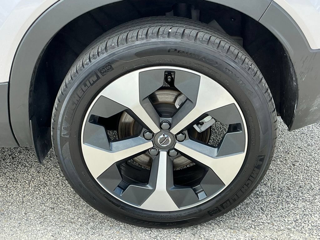 Used 2026 Volvo XC40 B5 Plus AWD/4WD image 30