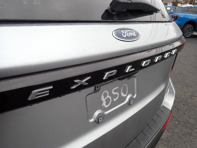 Certified 2025 Ford Explorer Active w/ Active Comfort Package image 9