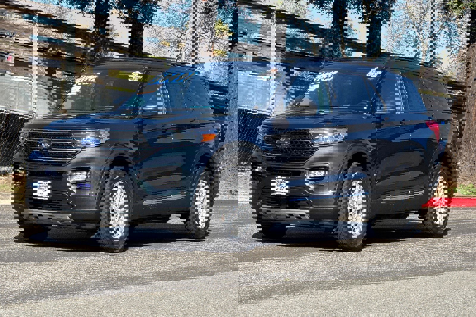 Certified 2022 Ford Explorer XLT w/ Equipment Group 202A image 8