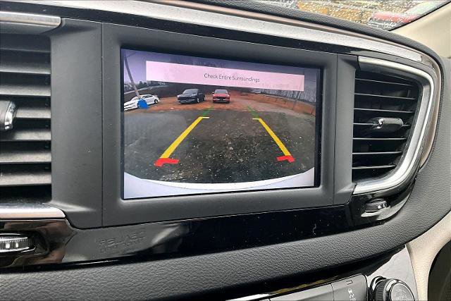 Used 2022 Chrysler Voyager LX image 22