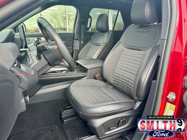 Certified 2025 Ford Explorer ST-Line w/ Premium Package AWD/4WD image 17