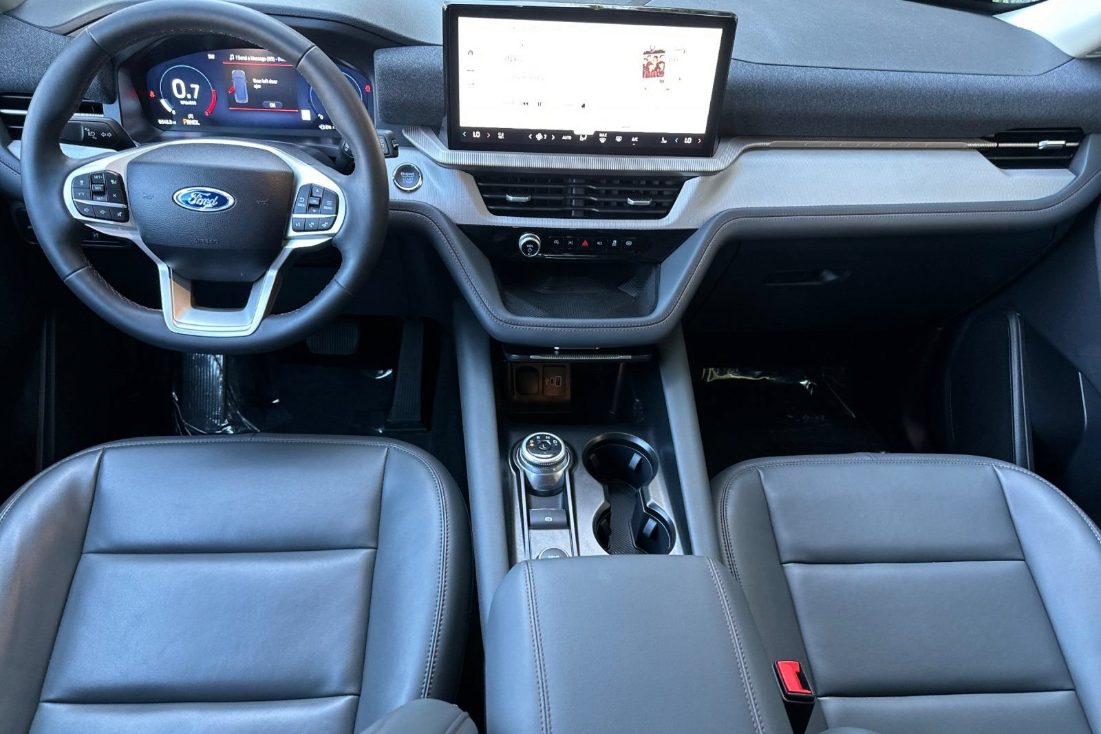 Certified 2025 Ford Explorer Active w/ Active Comfort Package AWD/4WD image 15
