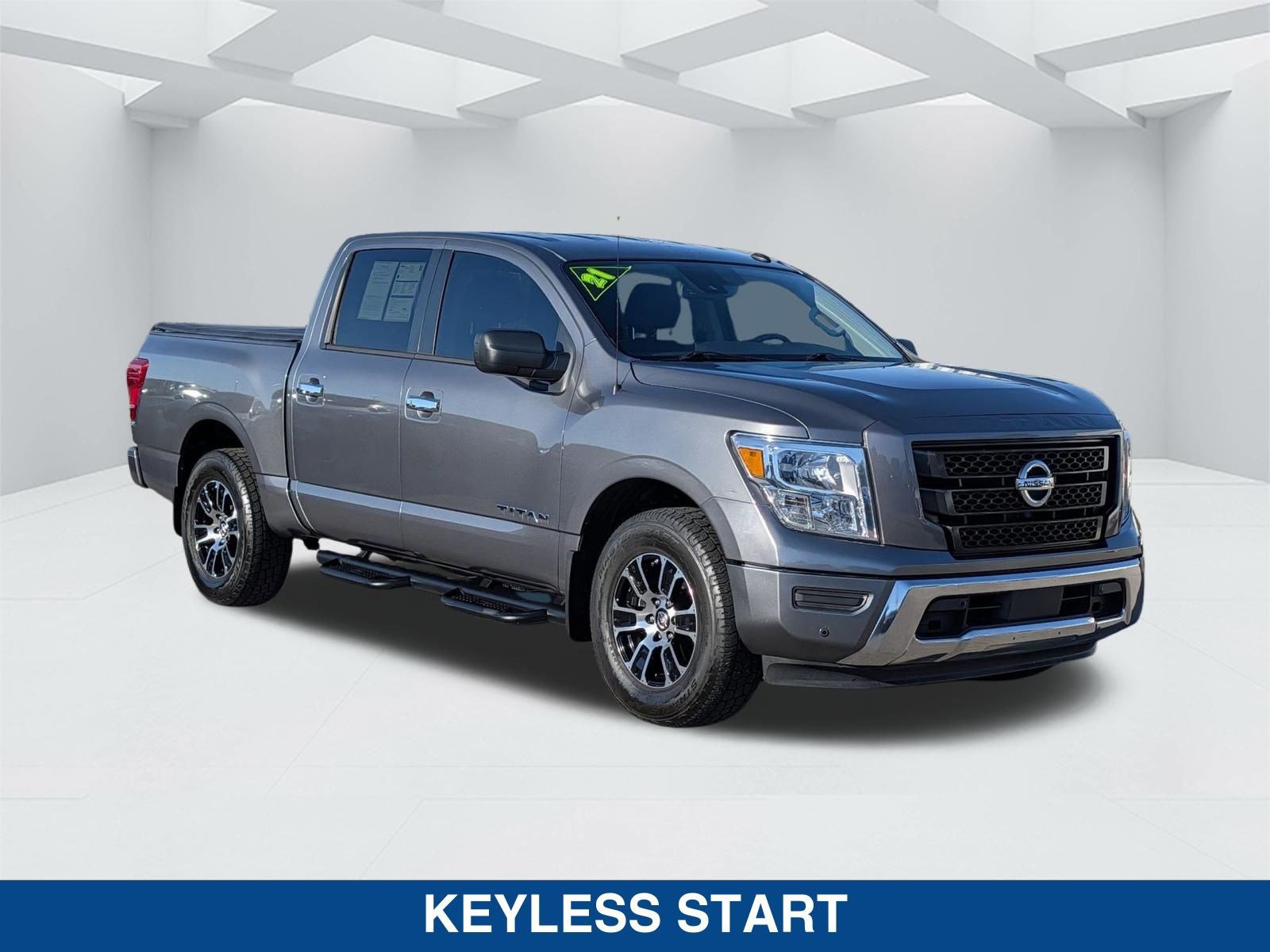 Used 2021 Nissan Titan SV w/ SV Convenience Package image 7