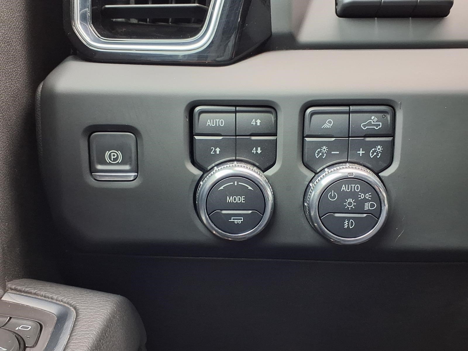 Used 2025 GMC Sierra 3500 Denali w/ Denali Reserve Package AWD/4WD image 21