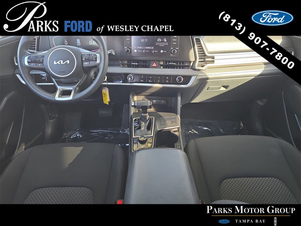 Used 2023 Kia Sportage LX image 11