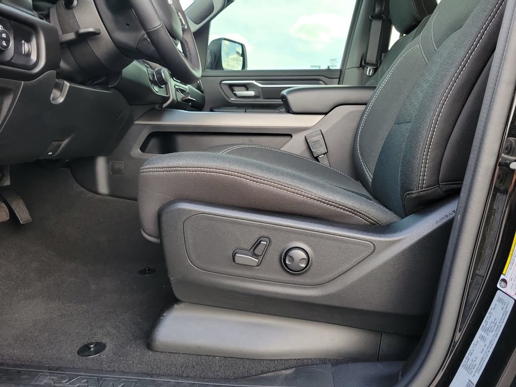 Used 2025 RAM 1500 Big Horn AWD/4WD image 19
