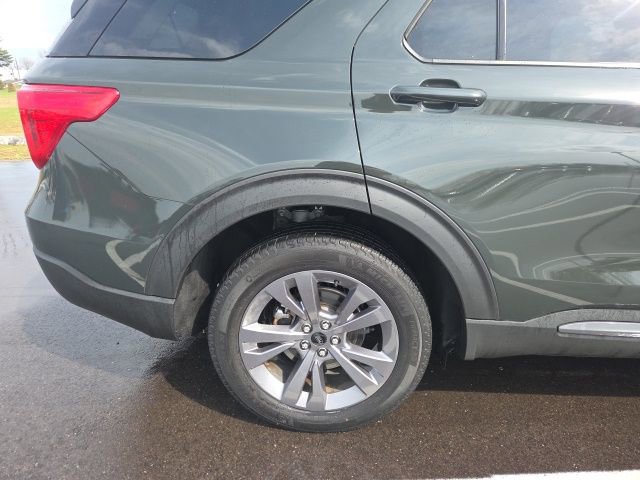 Certified 2023 Ford Explorer XLT w/ Equipment Group 202A image 7