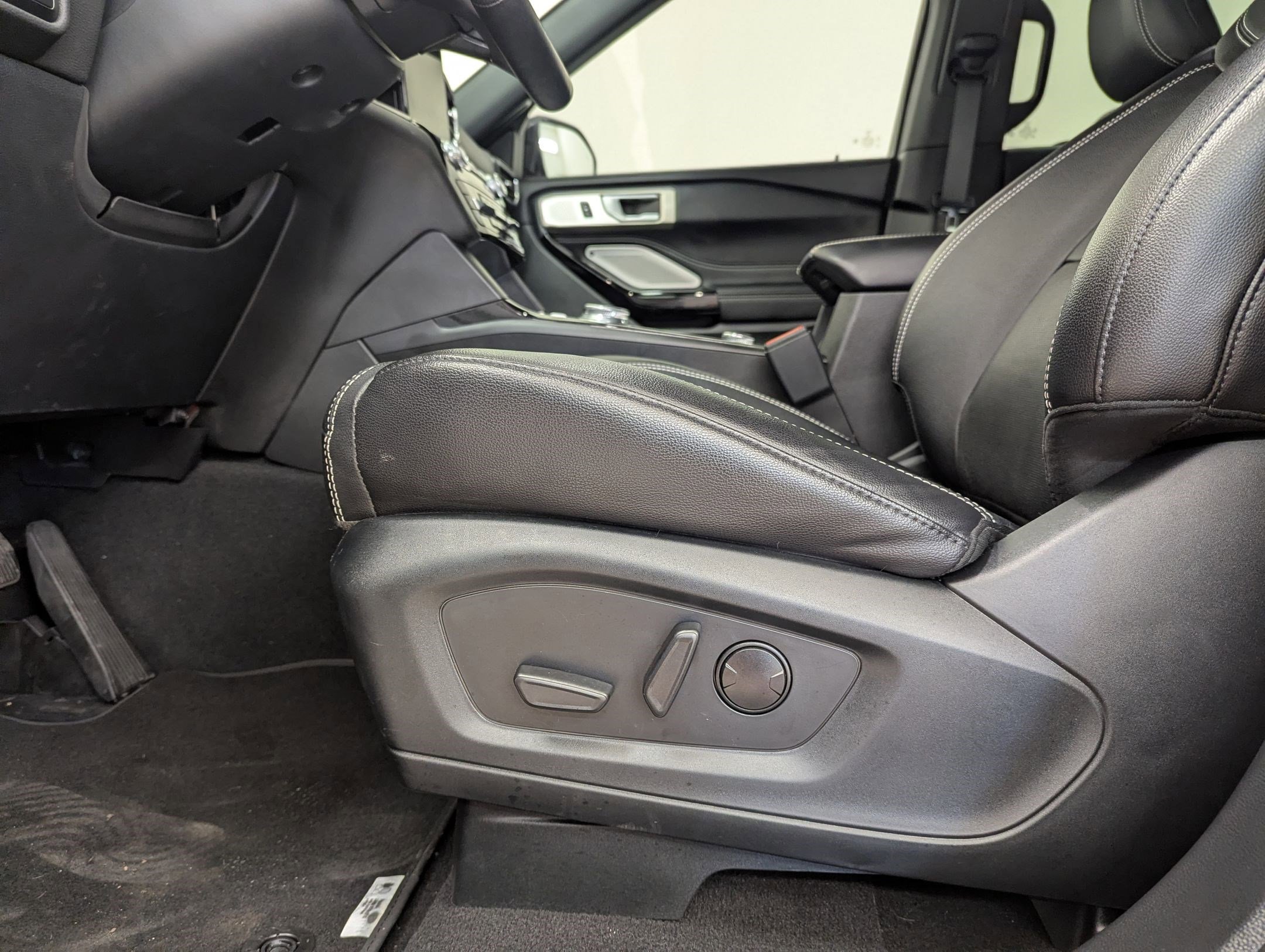 Certified 2023 Ford Explorer ST w/ Equipment Group 401A image 12