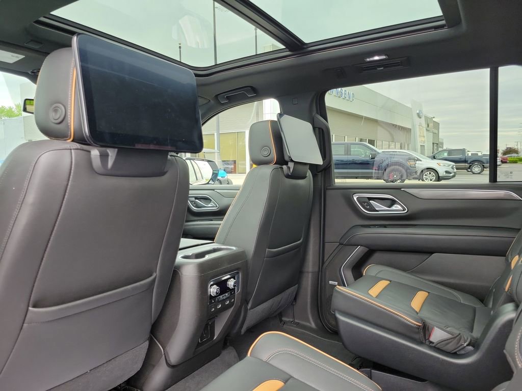 Used 2021 GMC Yukon XL AT4 w/ AT4 Premium Package AWD/4WD image 16