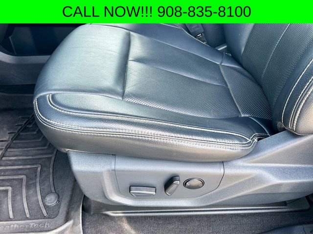 Certified 2022 Ford F350 Lariat w/ Black Appearance Package image 21