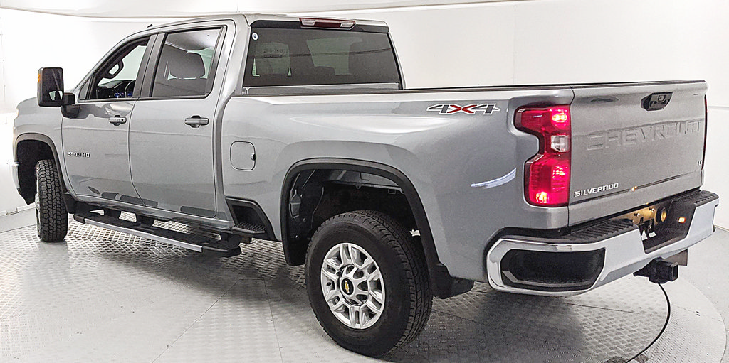 Used 2025 Chevrolet Silverado 2500 LT w/ Convenience Package AWD/4WD image 4